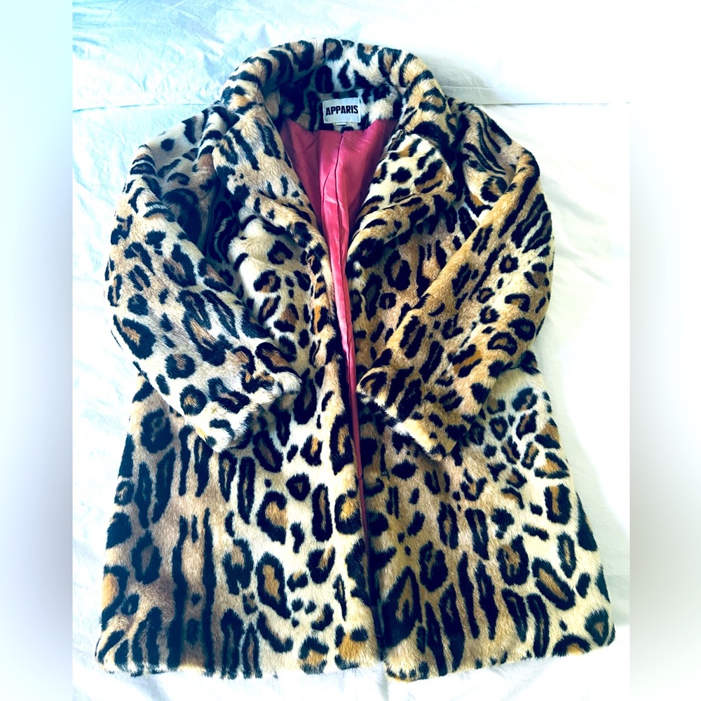 Apparis leopard print faux fur coat size Small